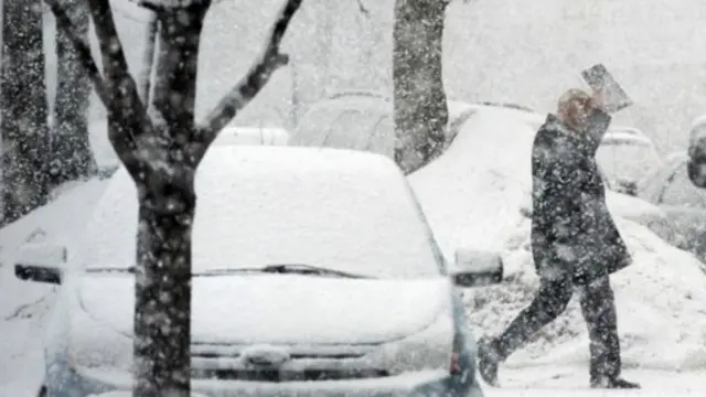 ثلوج تتساقط في أمريكا