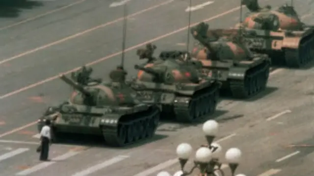 سرکوب در تیانآنمن در پی غلبه تندروها در رقابتهای درون حزب حاکم کمونیست صورت گرفت