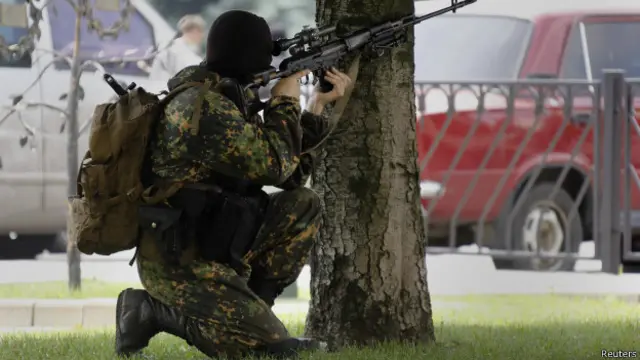 Боевик в Донецке