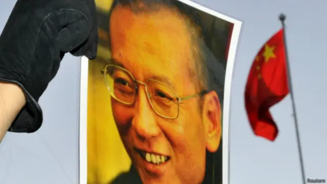 美国国会议员为纪念“六四”建议用著名异见人士刘晓波命名中国驻美使馆门前一段街道，中国外交部称此举为挑衅行为。