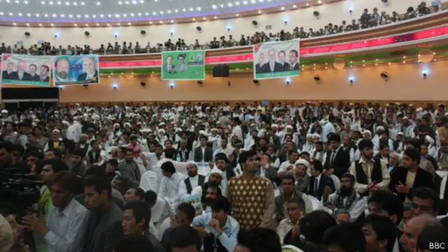 په لوېديځ هرات ښار کې د اشرف غني احمدزي زرګونه پلویان راغونډ شوي وو.