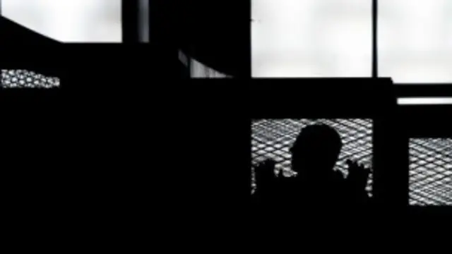 د اخوان المسلمين ډلې د مشر محمد بديع په ګډون د دغې ډلې ۳۸ تورن ملاتړي به راتلونکې مياشت محاکمه شي.