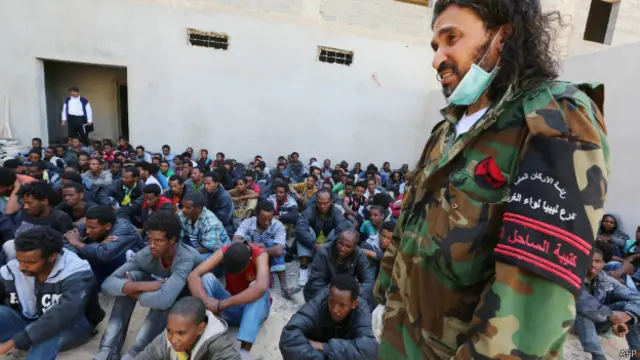 لیبیا میں ریاست کی عملداری نہ ہونے کے برابر ہے جس کی وجہ سے اس کے ساحلوں سے یورپ سفر کرنے والوں کی تعداد میں نمایاں اضافہ دیکھا گیا ہے