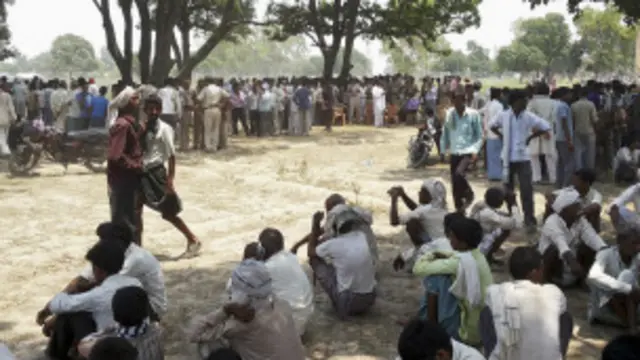 کچھ دن پہلے ہی بدایوں میں دو بہنوں کو ریپ کرنے کے بعد قتل کر کے درخت پر لٹکا دیا گیا تھا