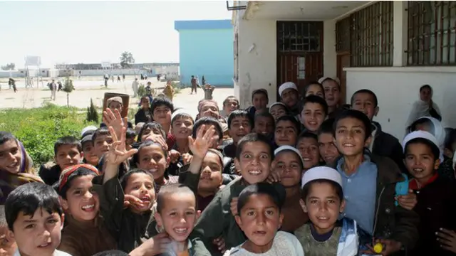 در سراسر ولایت هلمند مدارس پسرانه و دخترانه باز هستند