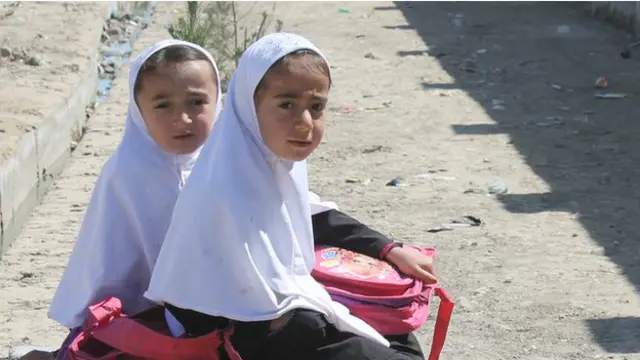 هم‌اکنون حدود ۶۰۰۰ دختر در دو شیفت در لیسه بُست تحصیل می‌کنند