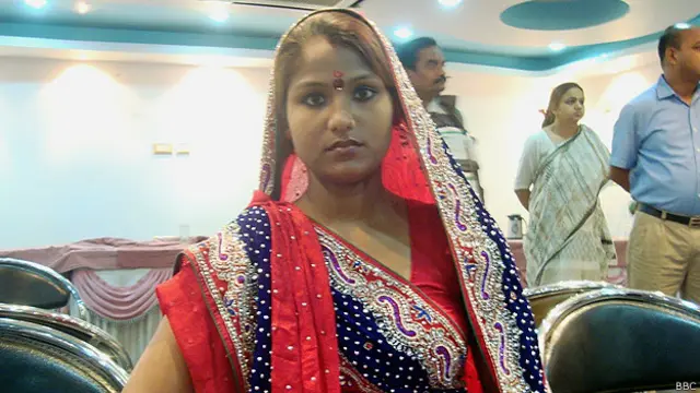 منو رانی نے بیت الخلا کے اپنی زمین عطیے میں دی جہاں گاؤں کا پہلا عارضی بیت الخلا تعمیر ہوا