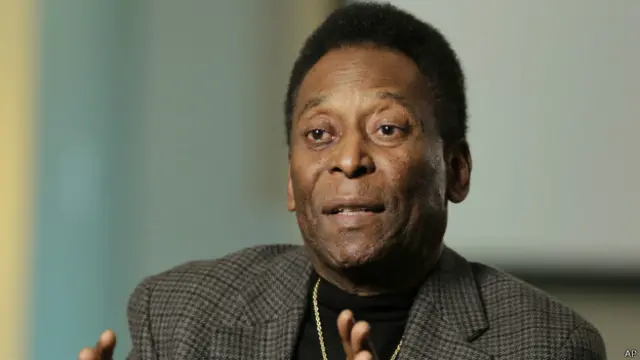 За свою карьеры Пеле забил более 1200 голов и трижды выиграл чемпионат мира по футболу