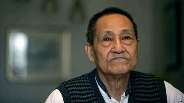 鲍彤在家中（资料图片）