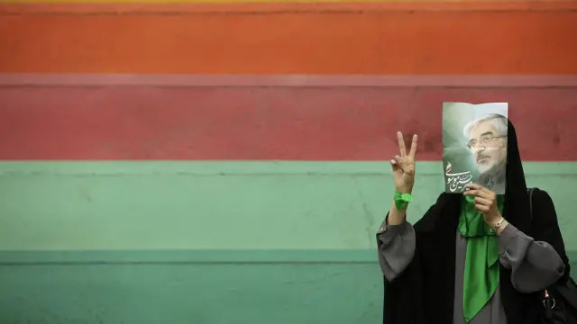 دستگاه حکومتی با برگزاری انتخابات نود و دو، با حذف حامیان ضمنی «جنبش سبز» (مشخصاً خاتمی و رفسنجانی) و با حضور حداکثری مردم اطمینان خاطر خود را به وضوح به نمایش گذاشت.