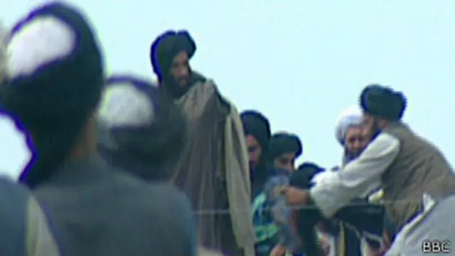 ملا عمر رهبر طالبان آزادی پنج فرمانده این گروه از گوانتانامو را یک پیروزی خواند