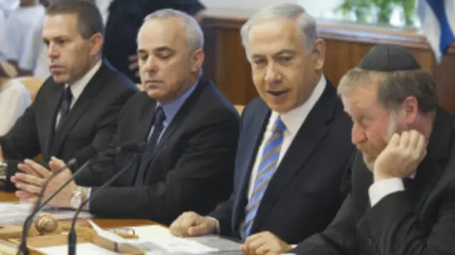 د اسراييلو لومړي وزیر خبرداری ورکړ، چې دغه نوی فلسطینی حکومت په چټکۍ په رسمیت و نه پېژني.