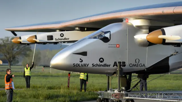 सौर ऊर्जा से चलने वाला विमान