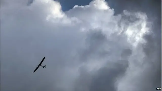 اس آزمائشی پرواز کو ٹیسٹ پائلٹ مارکس شرڈل نے اڑایا