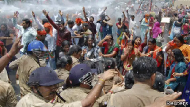 အမှုအပေါ် ကိုင်တွယ်ပုံကြောင့် ပြည်သူအကြား အမျက်ဒေါသ ကျယ်ပြန့်လာခဲ့