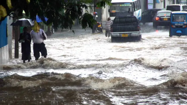 කළුතර, කොළඹ, ගම්පහ, ගාල්ල සහ මාතර දිස්ත්රික්කවලට මෙම අයහපත් කාලගුණික තත්වය දැඩි ලෙස බලපා ඇත