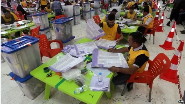 در عراق چندین انتخابات برگزار شده است ولی نه در مناطقی که درگیر خشونت بوده است