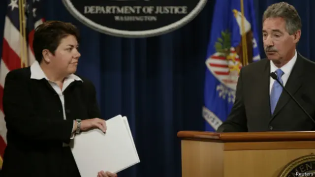 美國司法部副部長科爾(右)與司法部助理部長考德威爾(02/06/2014)