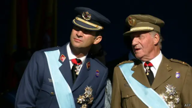 دولت اسپانیا مقدمات قانونی انتقال سلطنت از خوان کارلوس به فیلیپه فراهم میکند