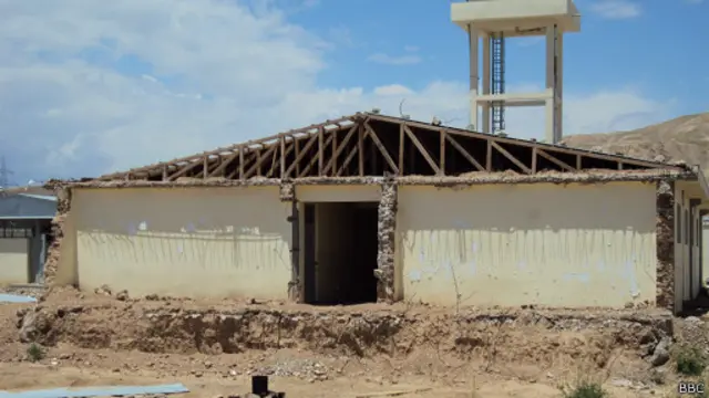 امریکايي مرستندویان او افغان ودانیز شرکت دا مهال پر دې لګیا دي چې په دغې پروژه کې د ناغیړۍ اصلي لامل ومومي.