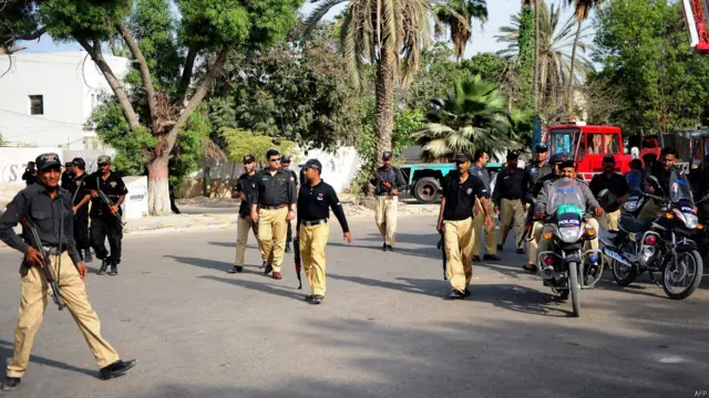 کراچی میں برطانوی قونصل خانے کے قریب اضافی پولیس تعینات کر دی گئی ہے۔