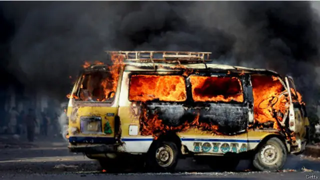 کراچی میں قانون کی بالادستی نہیں رہی اور حکومت تو کراچی میں ہے لیکن حکومت کے اثر و رسوخ میں کمی آئی ہے: کور کمانڈر کراچی