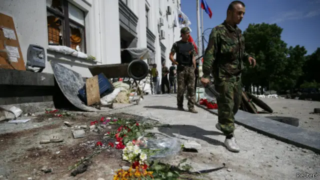 На месте взрывов в Луганске