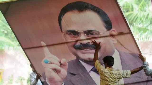 لندن پولیس کا کہنا ہے کہ نارتھ ویسٹ لندن کی مجوزہ پراپرٹی پر منگل کی شام گئے تک سرچ آپریشن جاری تھا