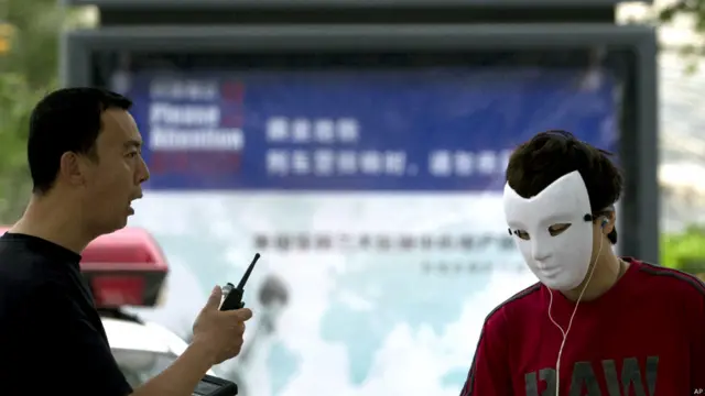 Polisi menghentikan seorang pria