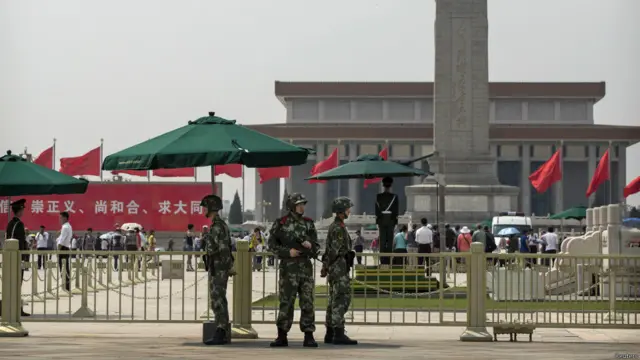 Tentara di Lapangan Tiananmen