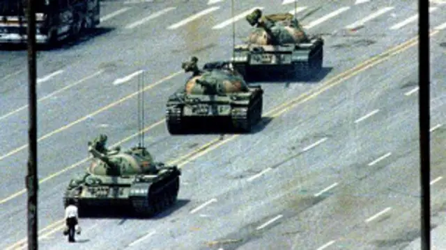 今天 6 月4 日是天安门镇压事件 25 周年纪念