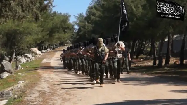 تقول دمشق إن مئات آلاف الإجانب يقاتلون في صفوف المعارضة المسلحة في سوريا.