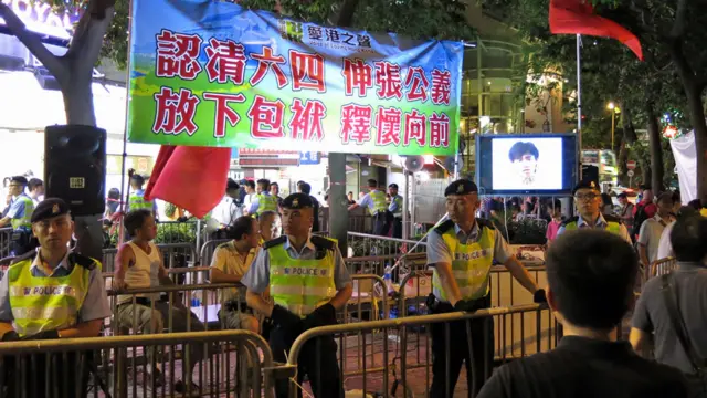 香港維多利亞公園六四燭光晚會外「愛港之聲」集會（4/6/2014）