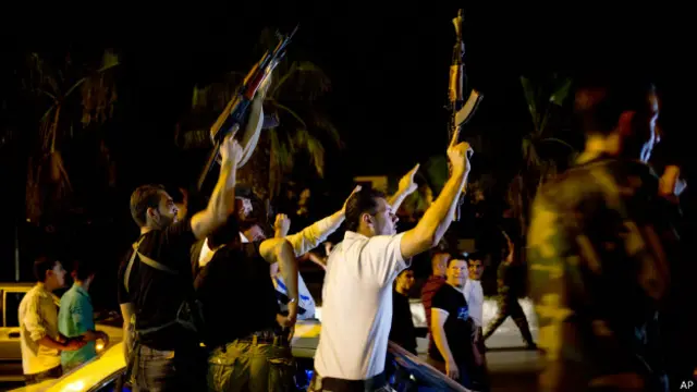 Сторонники Ассада на улице Дамаска