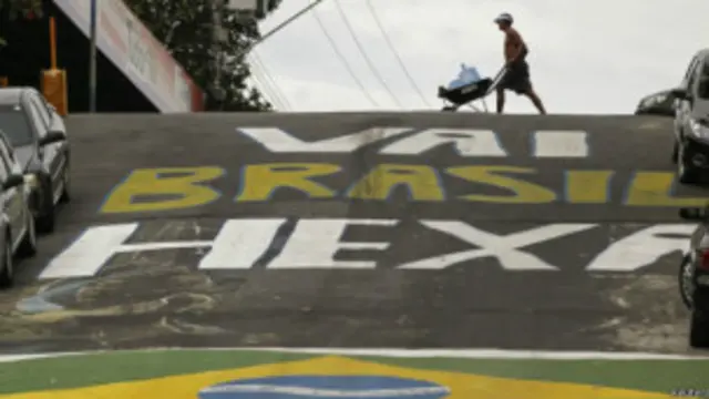 Pintura nas ruas de Manaus / Crédito da foto: Reuters