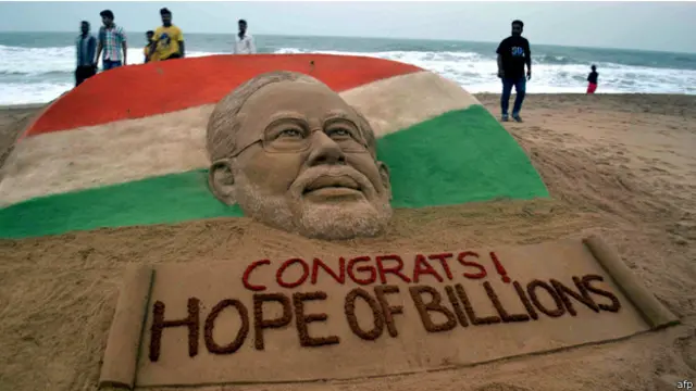 فاز مودي وحزبه باغلبية ساحقة