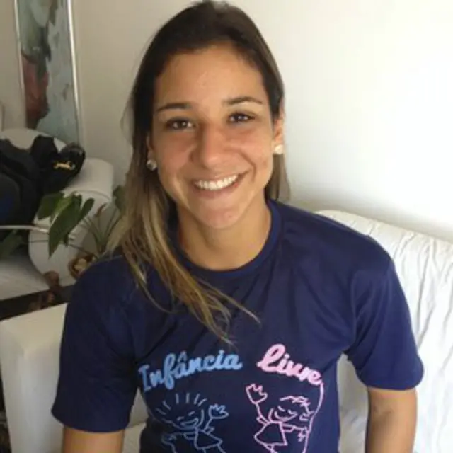 瓊娜建立活動組織」自由童年」