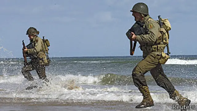 Aficionados recrean el desembarco