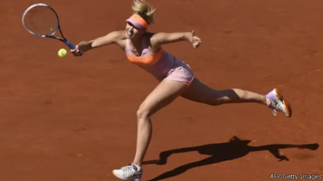 مادر اندی ماری توئیت کرده بود "شاراپووا مثل چای کیسه‌ای است، او را در آب داغ بیندازید تا بفمید چقدر قوی است."