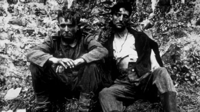 Soldados alemanes capturados tras el desembarco