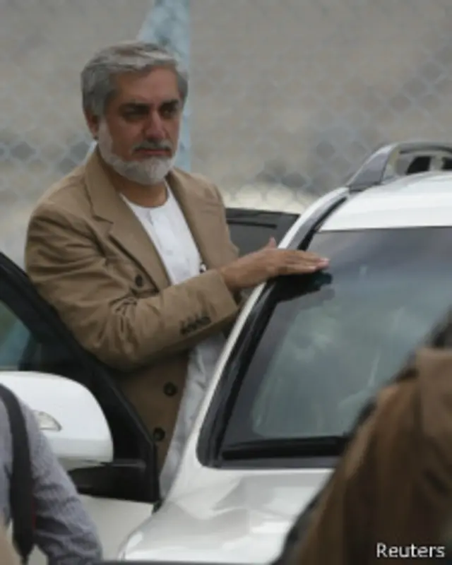 آقای عبدالله گفت که به مبارزات انتخاباتی ادامه می‌دهد