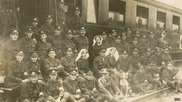 عملت وحدة الإسعاف خلال الحرب العالمية لإجلاء الجرحى باستخدام القطار تحت إشراف الصليب الأحمر