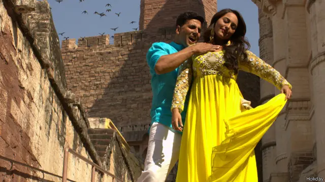 'हॉलीडे'