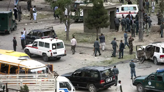 مجید سعیدی می‌گوید بعد از موج انفجار تا به خود آمده، متوجه شده مردم چهار جنازه را از محل انفجار دور می‌کنند