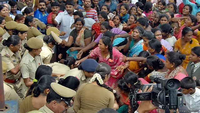 कर्नाटक में कूड़े के ढेर के कारण होने वाला विरोध प्रदर्शन