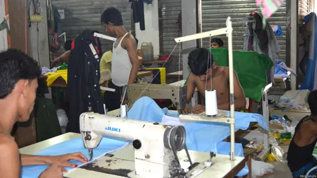 পতাকা কারখানা