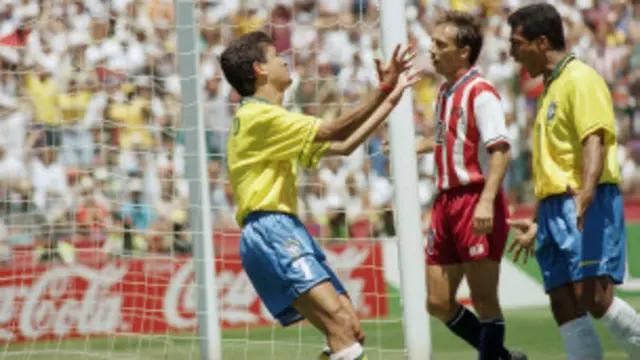 Bebeto e Romário na partida contra os Estados Unidos, pela Copa do Mundo de 1994