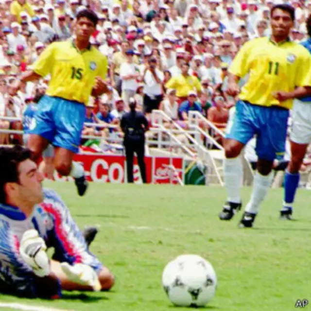 Romário e Márcio Santos em 1994 (AP)