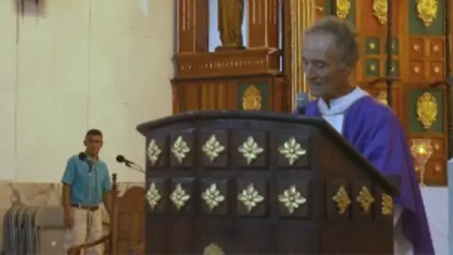 Y en ropajes más formales.