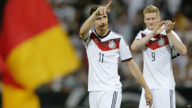 'Lão tướng' Miroslav Klose trong trận giao hữu với tuyển Armenia hôm 6/6